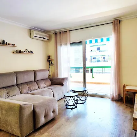 Magnifico Apartamento En La Playa De Gava Mar Apartment *